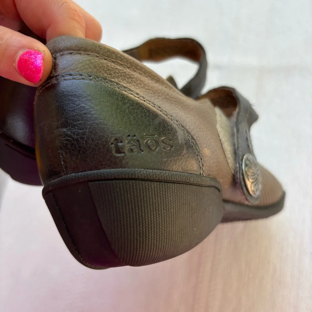 Taos Bravo Brown gray Leather Mary Jane Flats Shoes - Womens Size US 8.5 - Picture 7 of 8